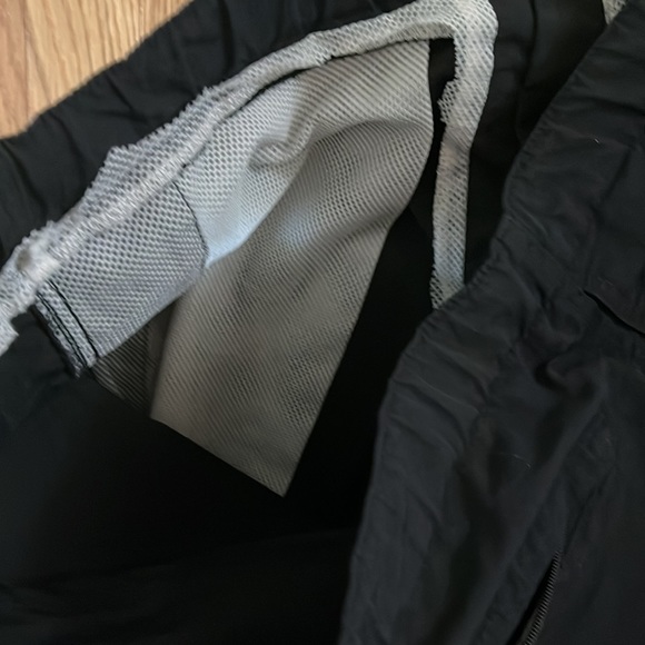 Lands' End Women's Black Water Shorts With Pockets Size Medium - Picture 8 of 8